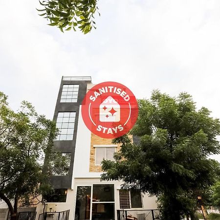 โอโย แฟล้กชิป 30861 โฮเต็ล เวโลซิตี้ วิชัยนคร Hotel อินดอร์ ภายนอก รูปภาพ