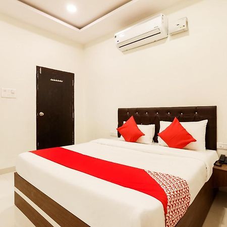 โอโย แฟล้กชิป 30861 โฮเต็ล เวโลซิตี้ วิชัยนคร Hotel อินดอร์ ภายนอก รูปภาพ