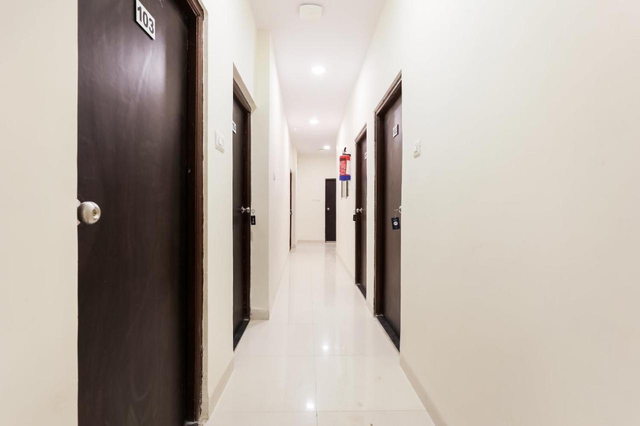 โอโย แฟล้กชิป 30861 โฮเต็ล เวโลซิตี้ วิชัยนคร Hotel อินดอร์ ภายนอก รูปภาพ