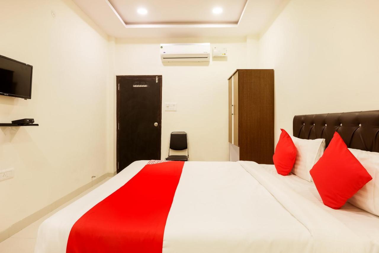 โอโย แฟล้กชิป 30861 โฮเต็ล เวโลซิตี้ วิชัยนคร Hotel อินดอร์ ภายนอก รูปภาพ