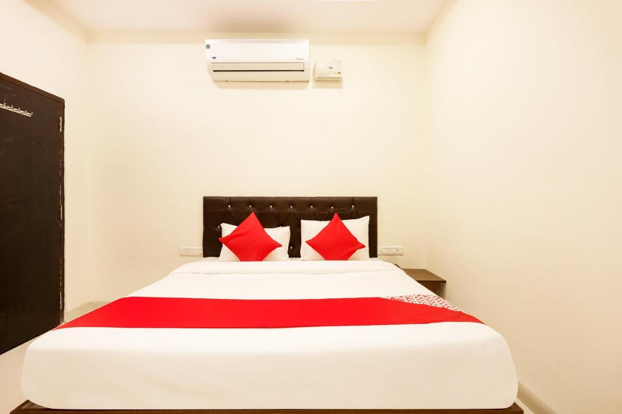 โอโย แฟล้กชิป 30861 โฮเต็ล เวโลซิตี้ วิชัยนคร Hotel อินดอร์ ภายนอก รูปภาพ