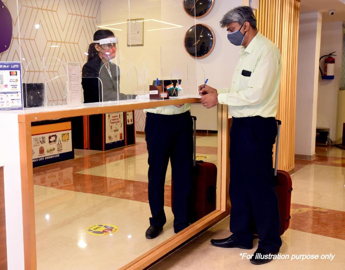 โอโย แฟล้กชิป 30861 โฮเต็ล เวโลซิตี้ วิชัยนคร Hotel อินดอร์ ภายนอก รูปภาพ