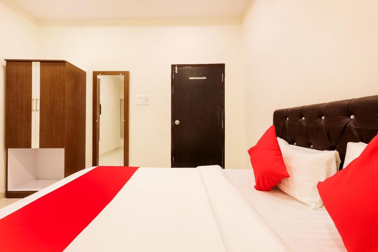 โอโย แฟล้กชิป 30861 โฮเต็ล เวโลซิตี้ วิชัยนคร Hotel อินดอร์ ภายนอก รูปภาพ