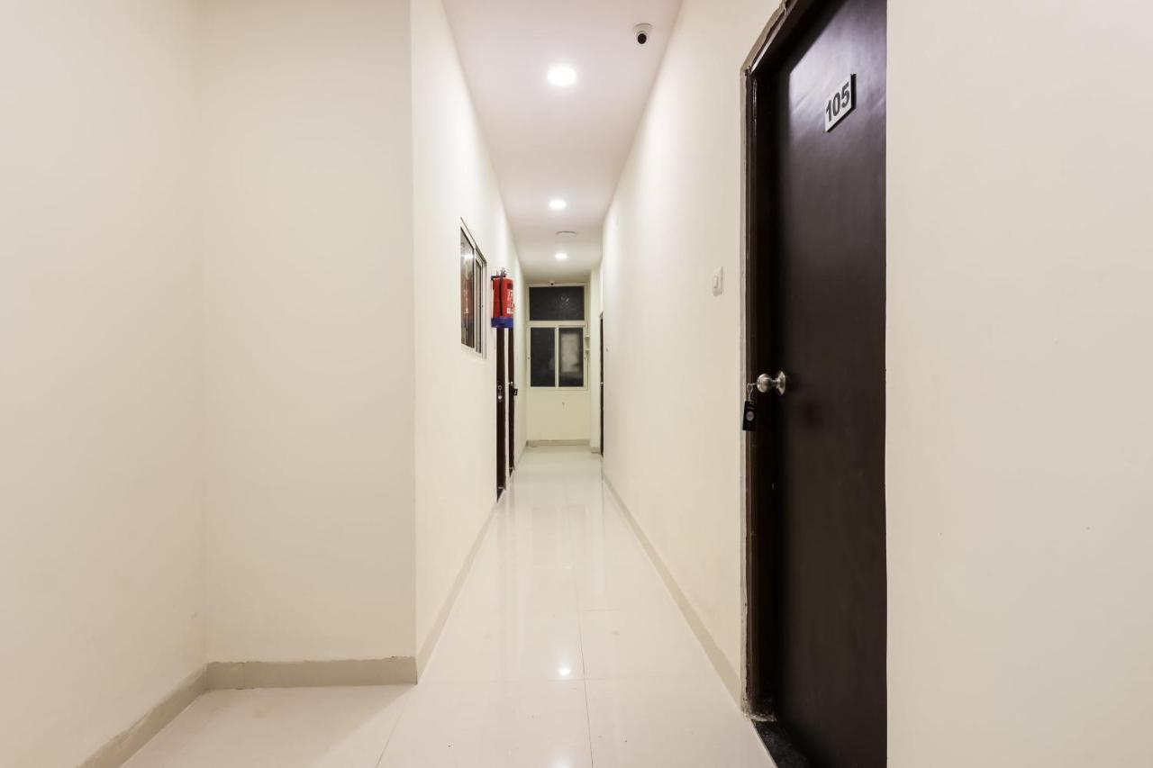 โอโย แฟล้กชิป 30861 โฮเต็ล เวโลซิตี้ วิชัยนคร Hotel อินดอร์ ภายนอก รูปภาพ